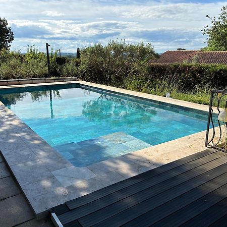 Gite 2 Chambres Avec Piscine Sernhac Bagian luar foto