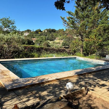 Gite 2 Chambres Avec Piscine Sernhac Bagian luar foto